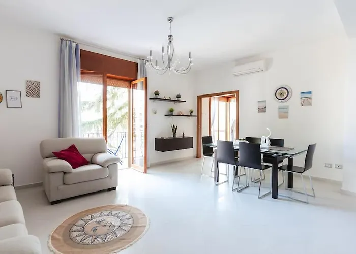 Sorrento, The Sweet Life, Central, With Panorama