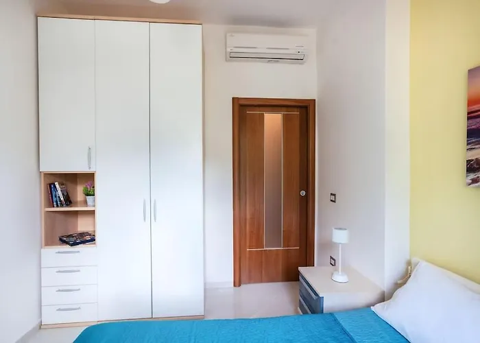 Sorrento, The Sweet Life, Central, With Panorama